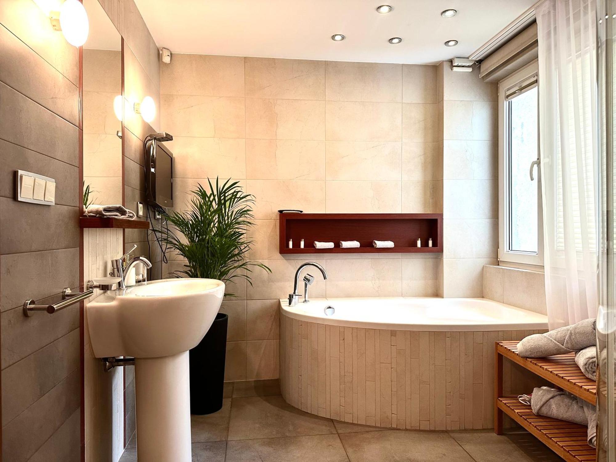 Laciarska Apartment ~ 200M Main Square ~ Self Check-In 20H 弗罗茨瓦夫 外观 照片